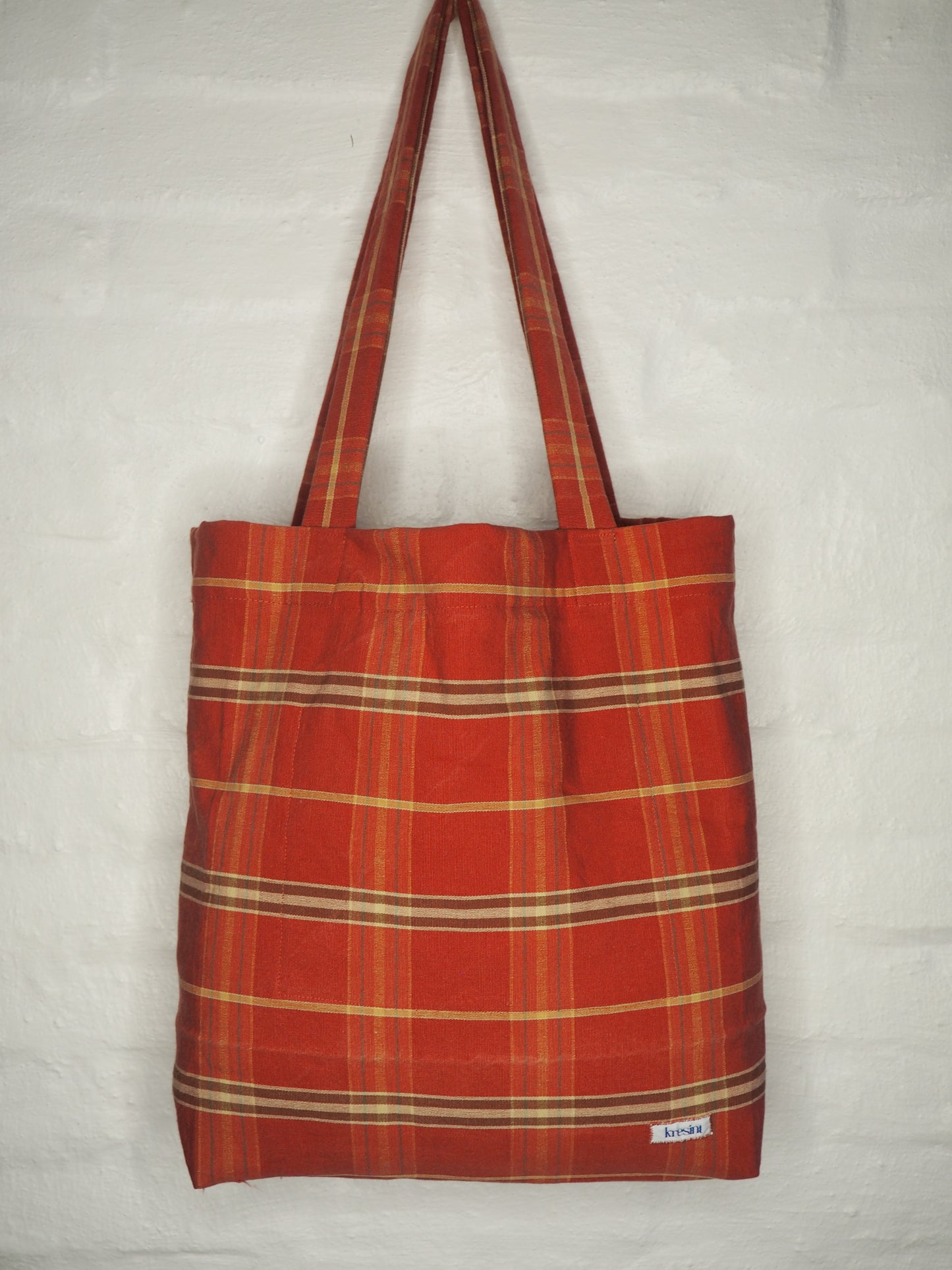 Red checkered tote-bag