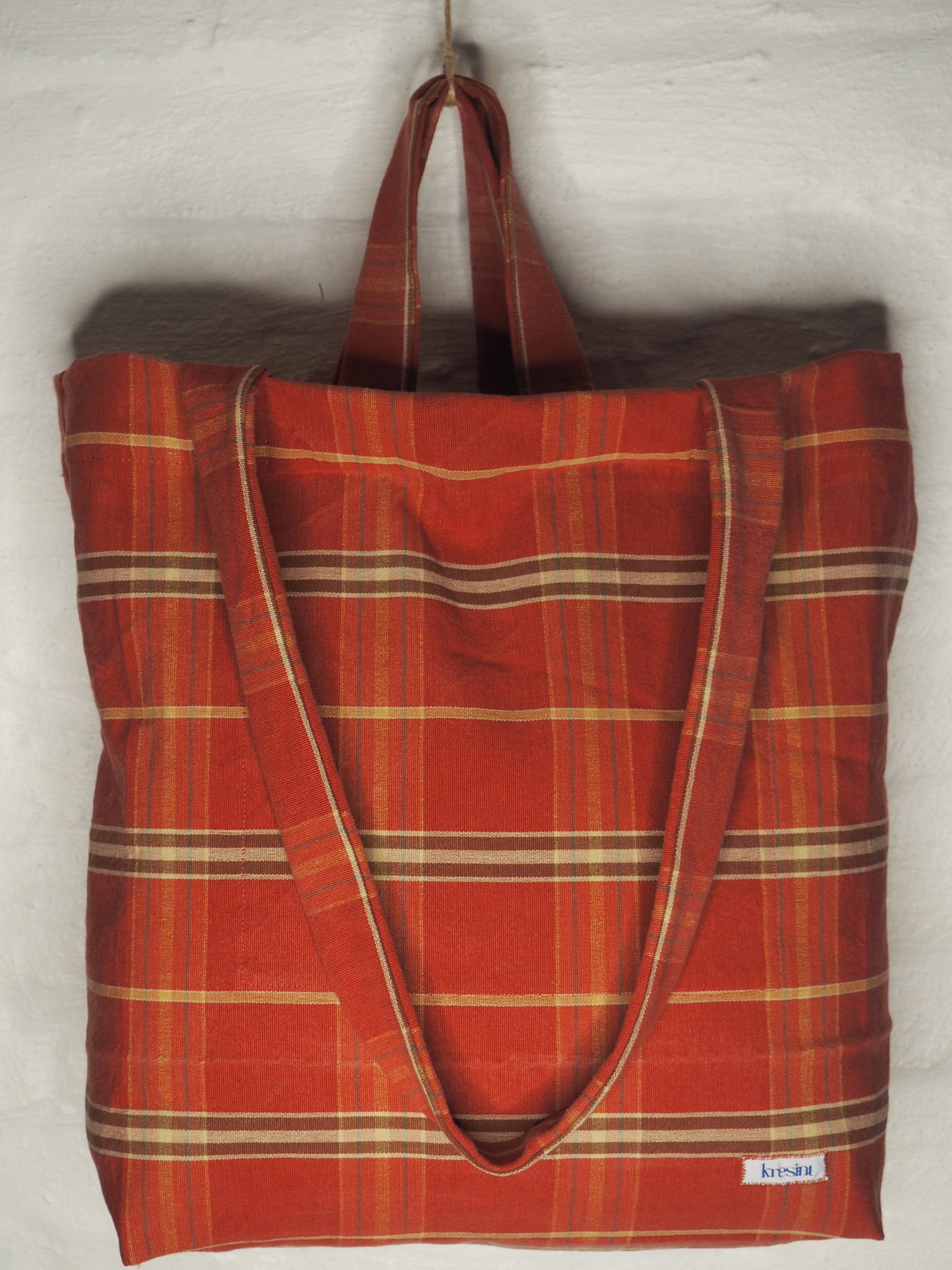 Red checkered tote-bag